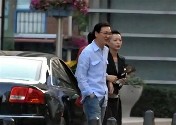 董卿老公密春雷出什么事了(确实连累了董卿)