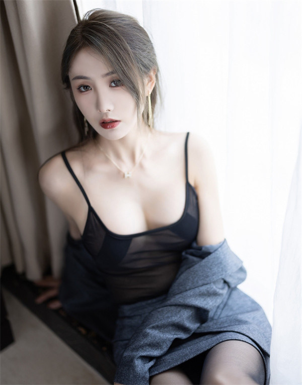秀人网苏苏阿资料介绍(这套纯欲天花板照片无敌)