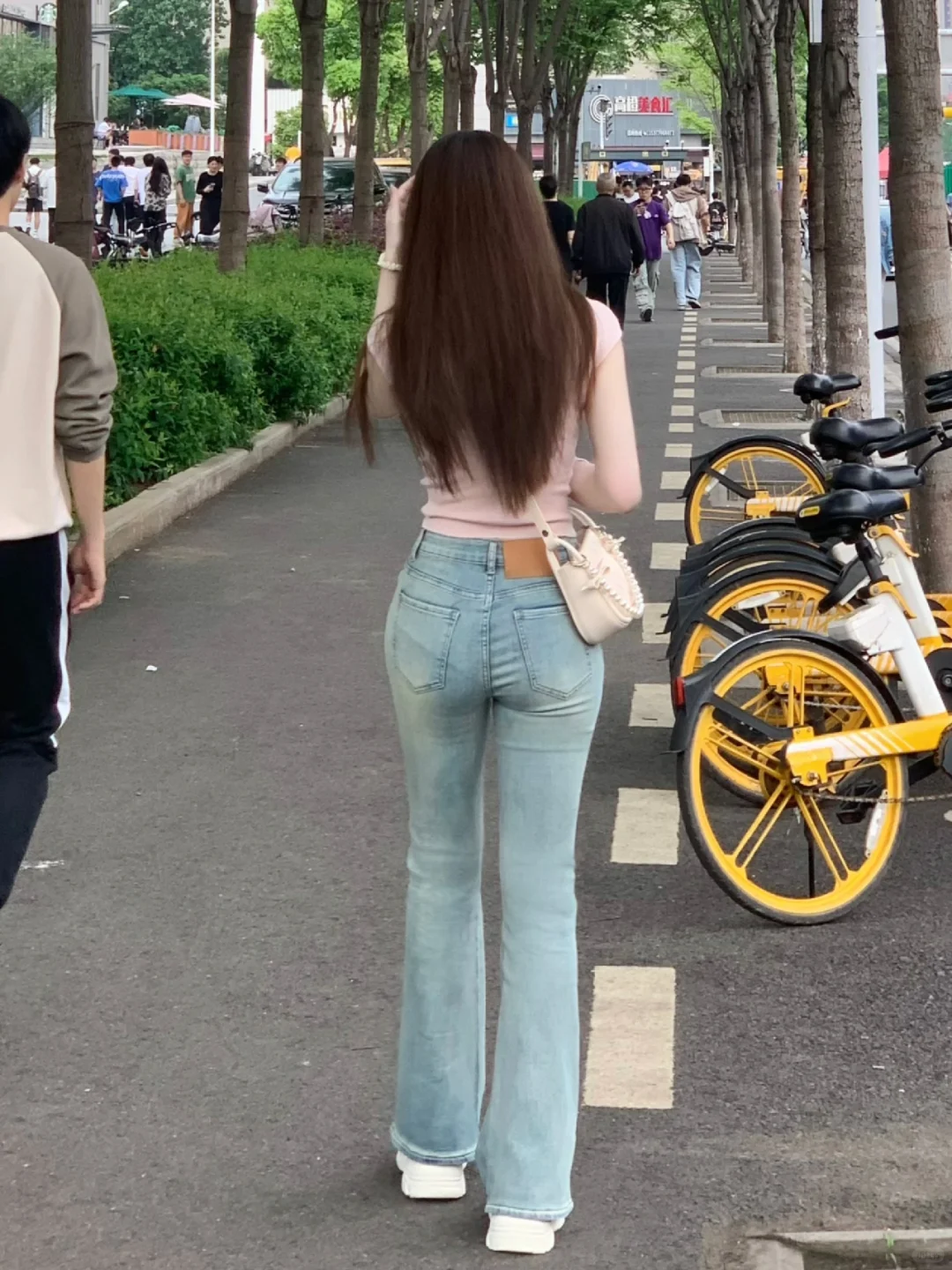 光看穿搭真的以为是什么大美女?