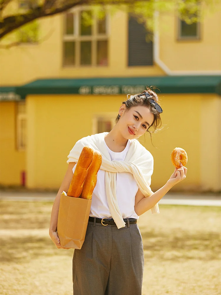 没人能拒绝这种春日氛围感的少女写真吧?