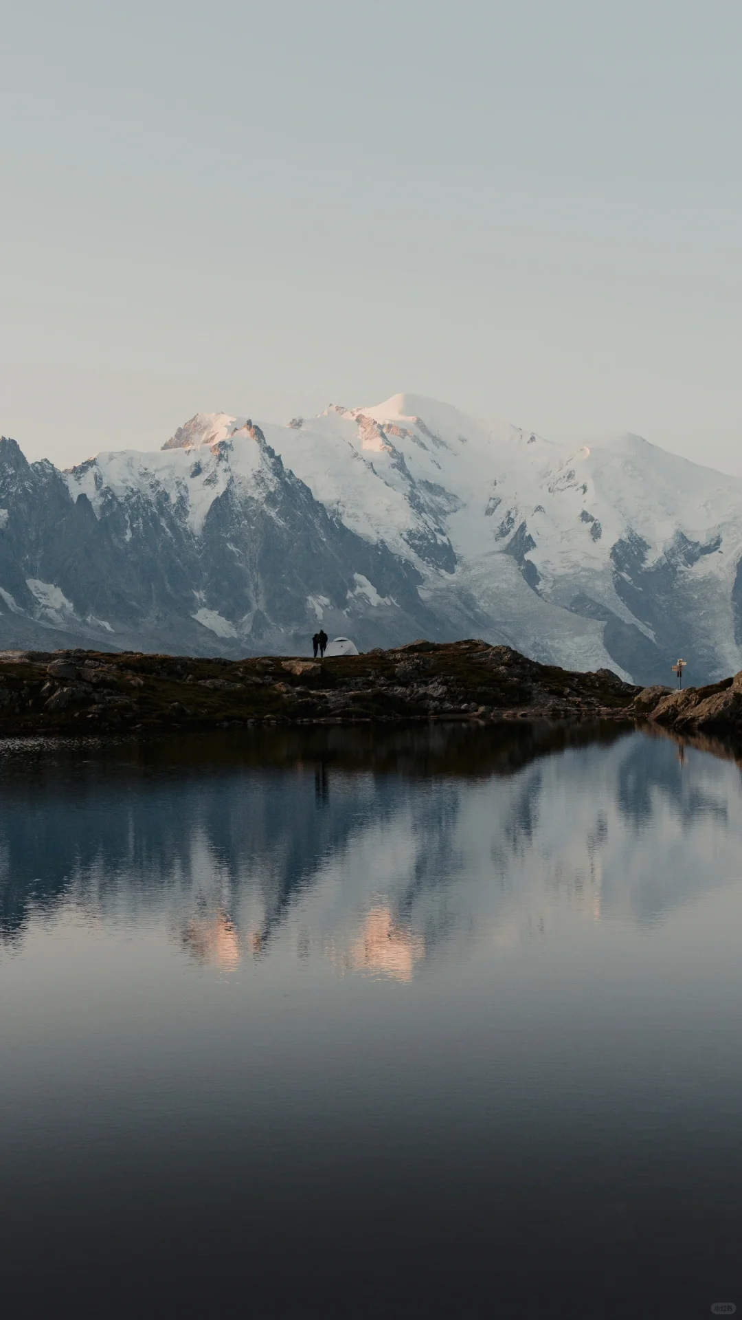 高清山峰大海壁纸