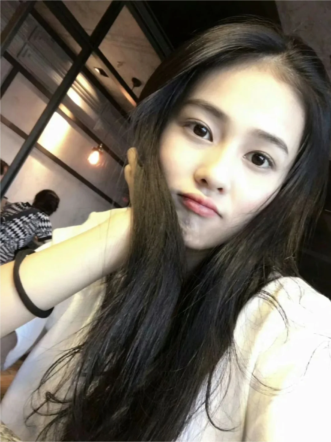 黑长直系美女