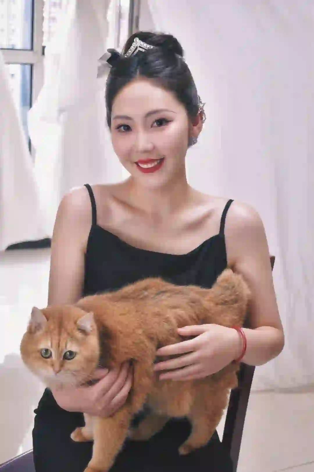 00后美妆模特