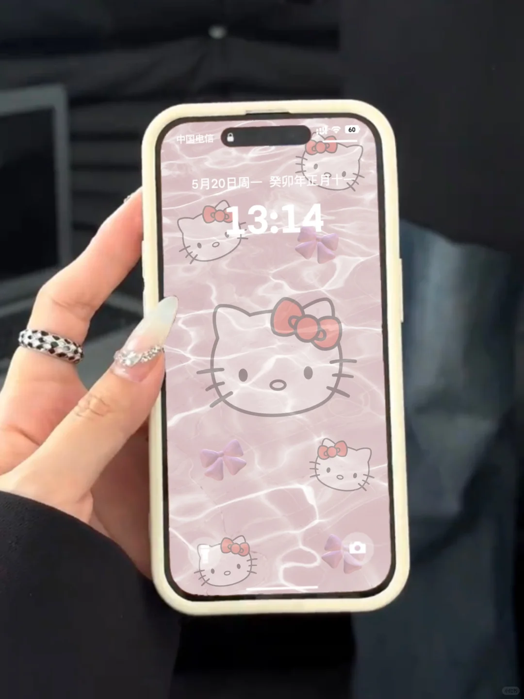 粉色水波纹hello kitty卡通壁纸