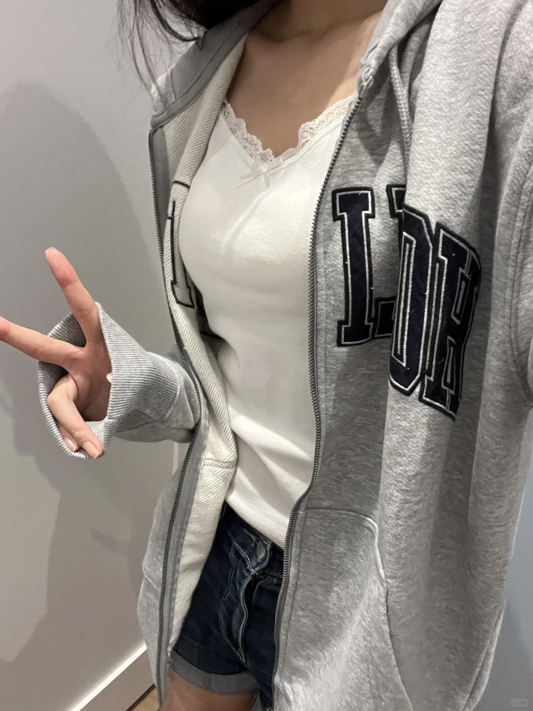 Hollister✨新品logo款拉链外套