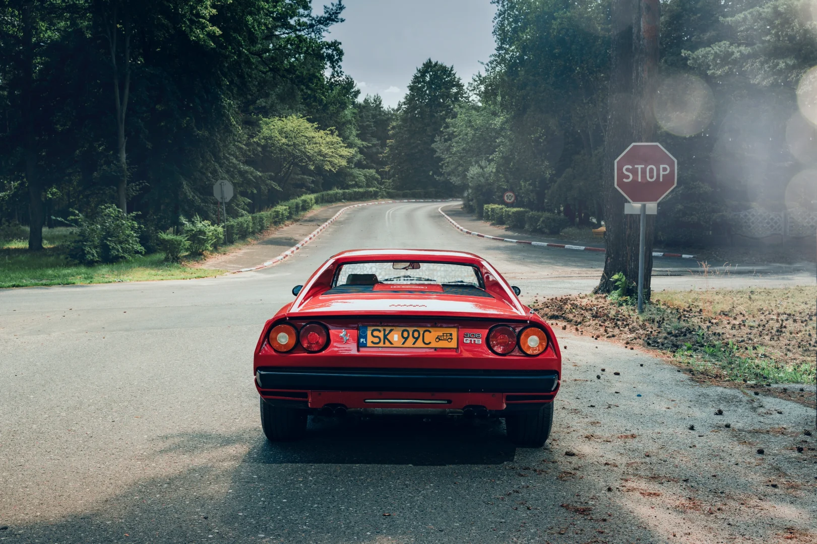 每日壁纸分享 109 / 200 【Ferrari 308 】