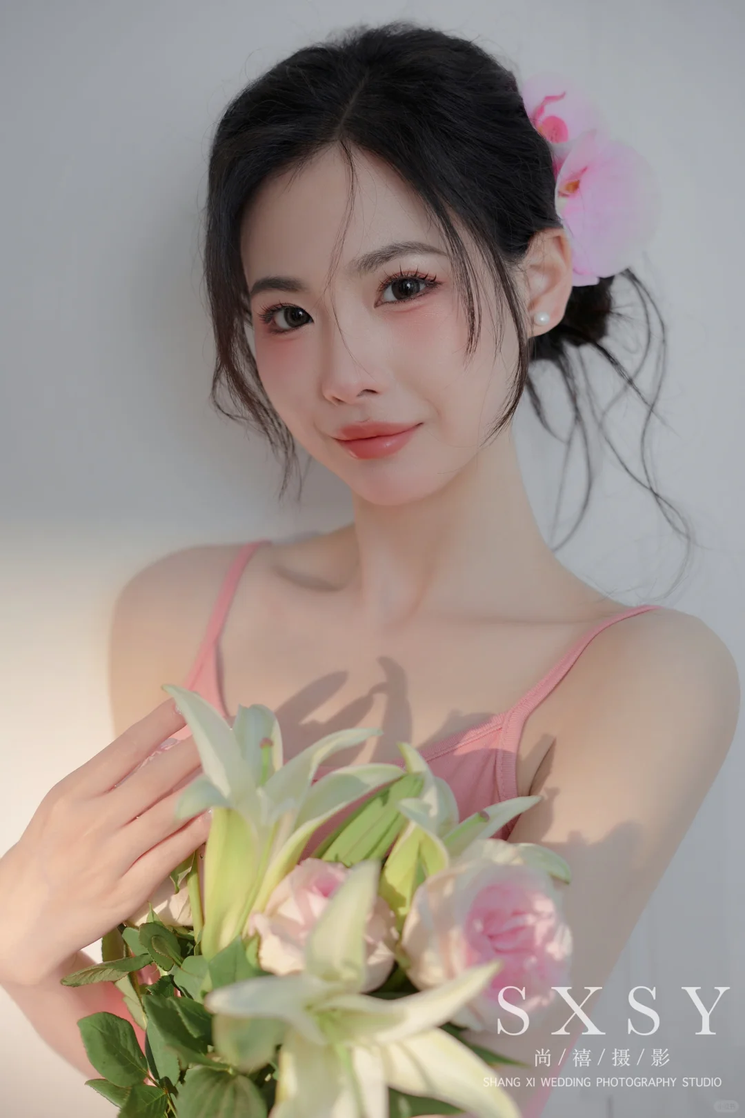 纯欲蝴蝶兰?鲜花少女写真