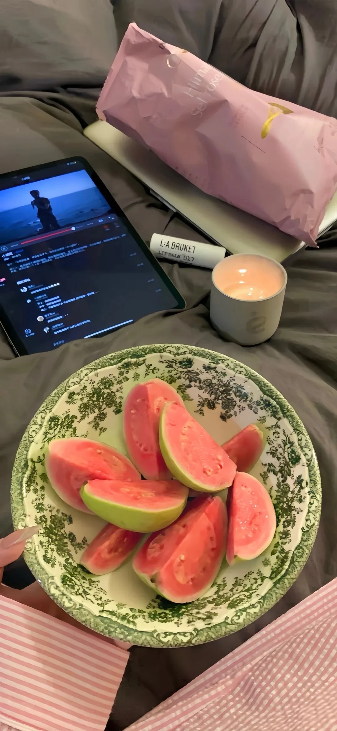 壁纸合集 | 夏日多巴胺壁纸来啦?