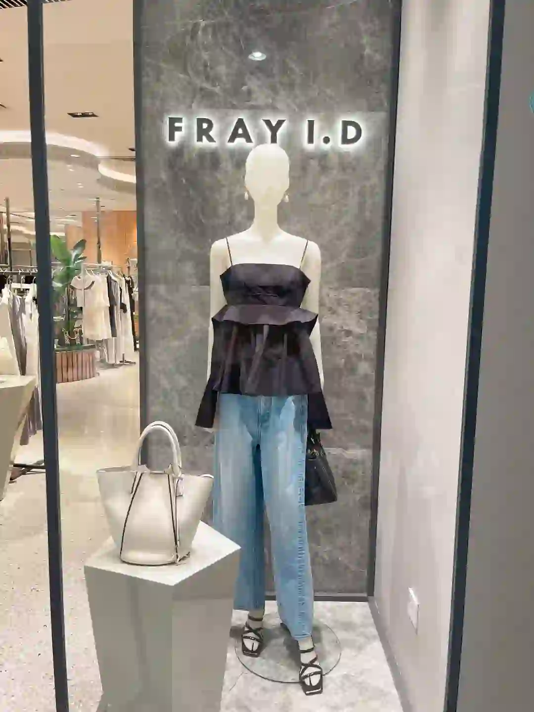 FRAY I.D本周新款模特实拍图⚡️⚡️