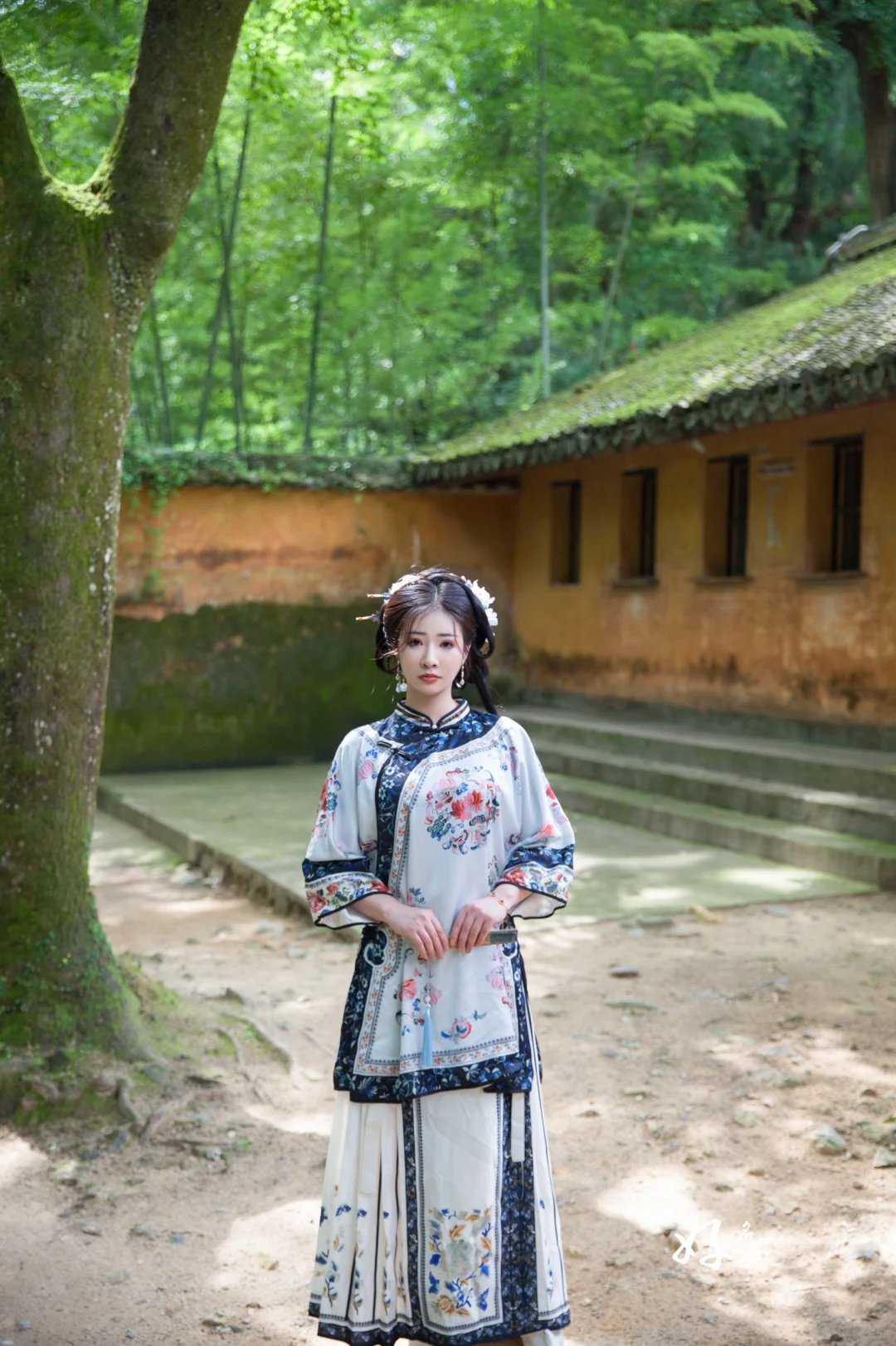 清汉女之国清寺