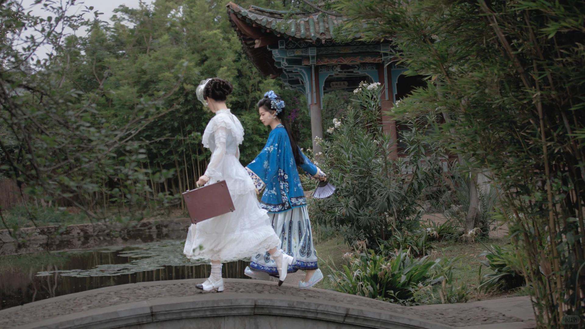 双生花宿命，清汉女和留洋大小姐｜闺蜜写真