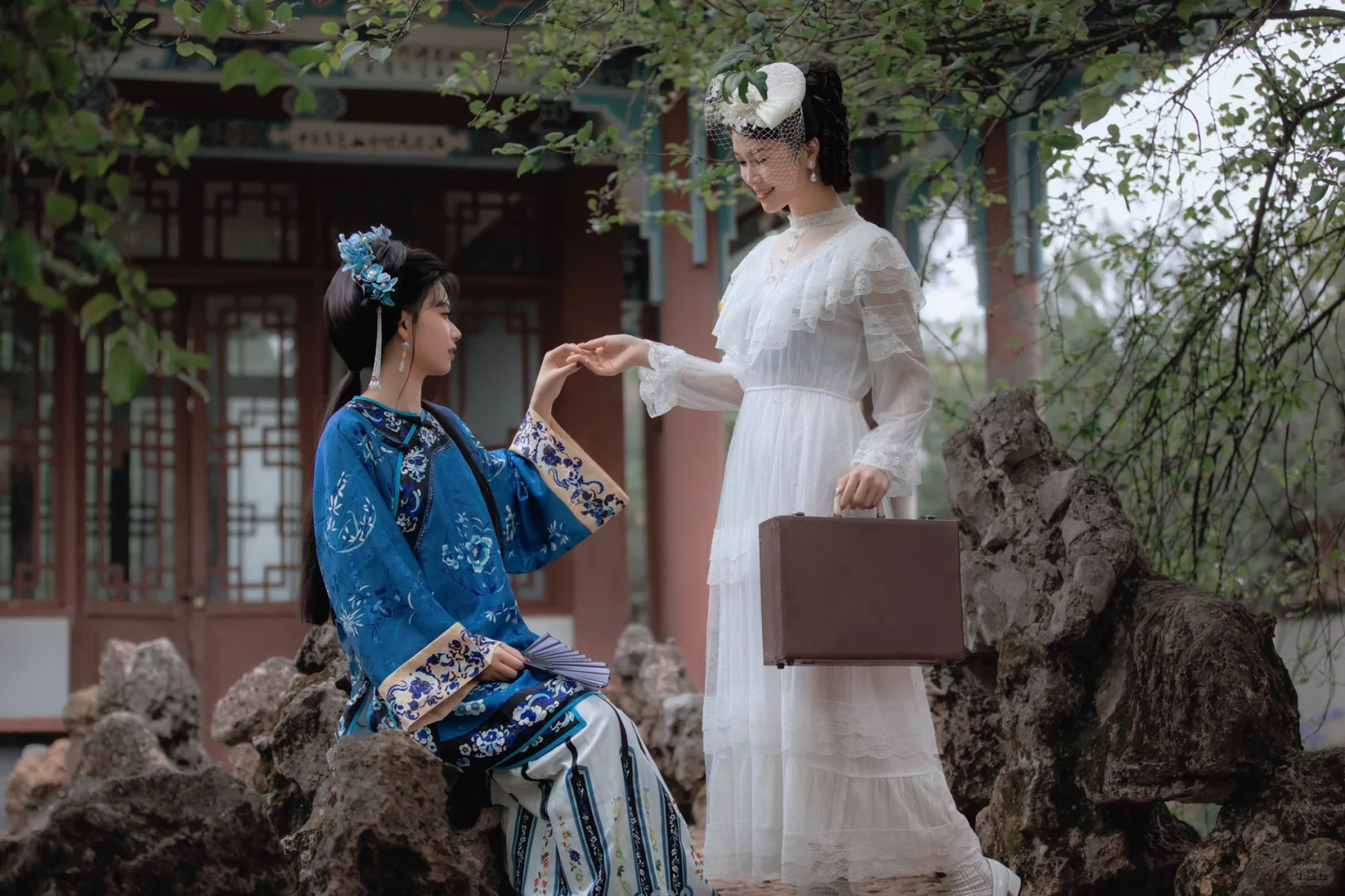 双生花宿命，清汉女和留洋大小姐｜闺蜜写真