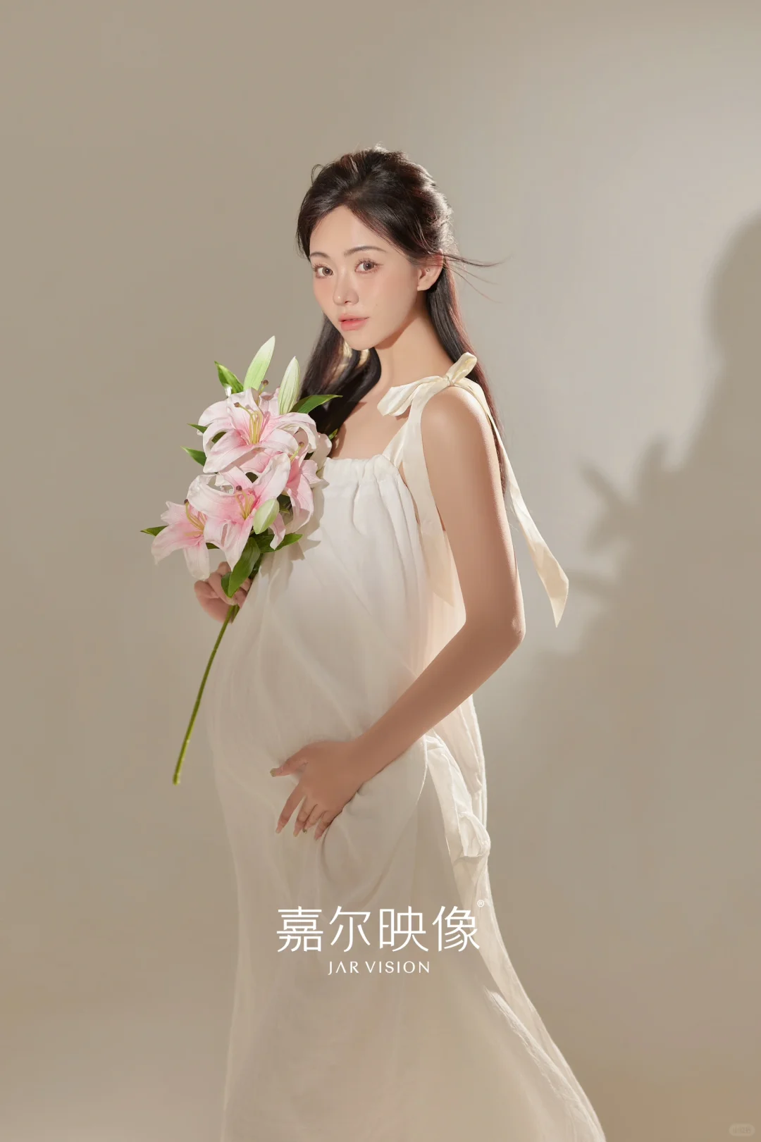 鲜花和孕妈绝配?纯欲少女感孕妇照?