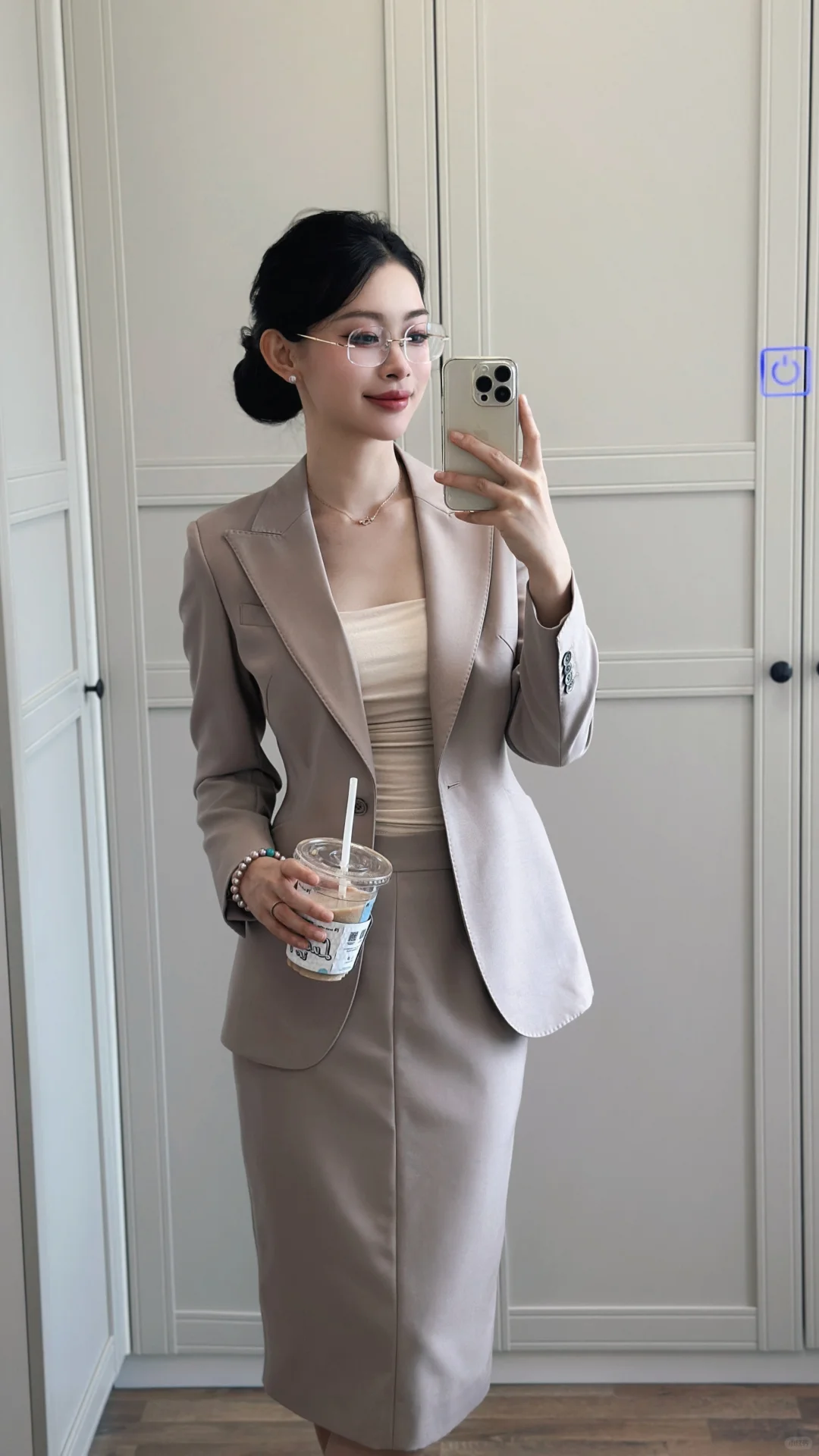 Office lady ? ｜一丝不苟的正装魅力