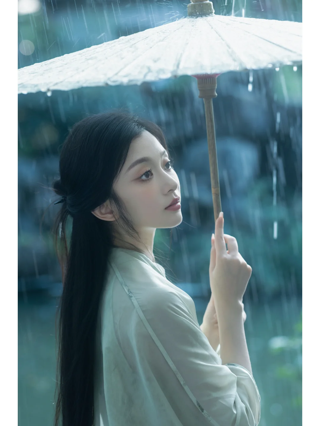 “江南淡淡雨潇潇，与君暮暮复朝朝”🍃