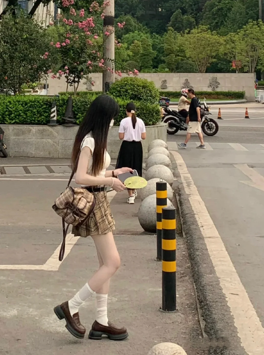 为什么这种不用看脸也知道是大美女？