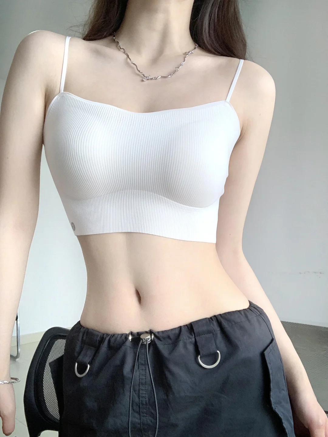 OOTD/ 奶白奶白滴基础小吊带！！！