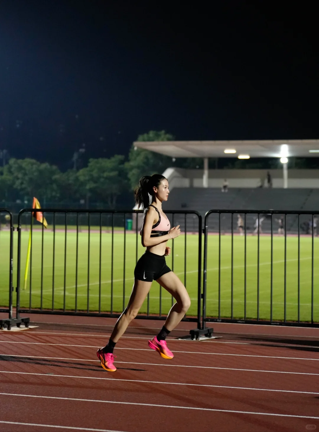 夏夜间歇跑｜跑步的女生怎么那么有力量感