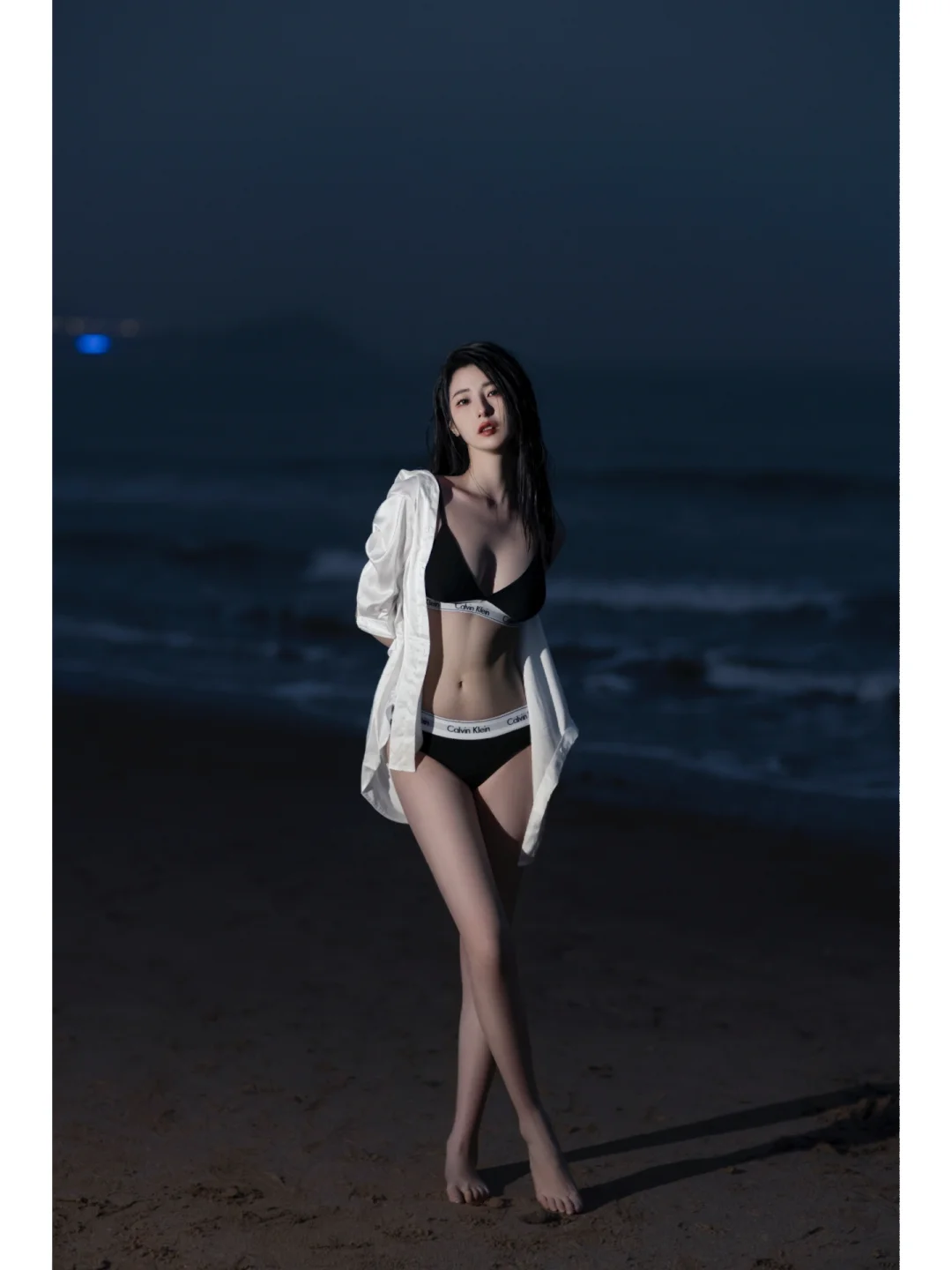 夜色海滩，解锁Zui 美内衣写真