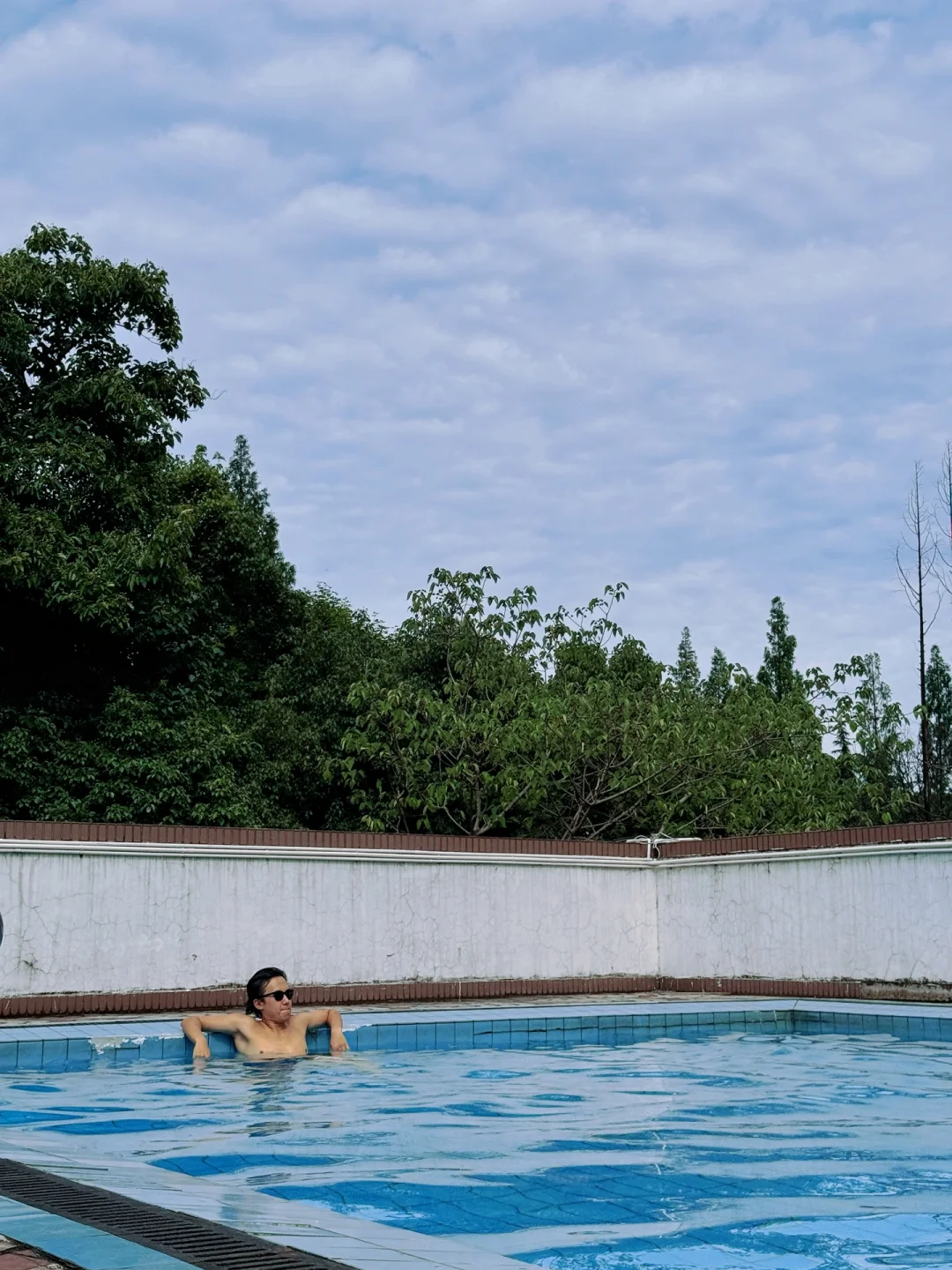 泳池里的夏天?