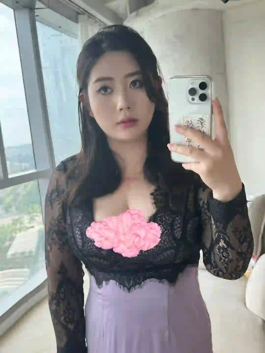 00后女生都来学少妇穿搭