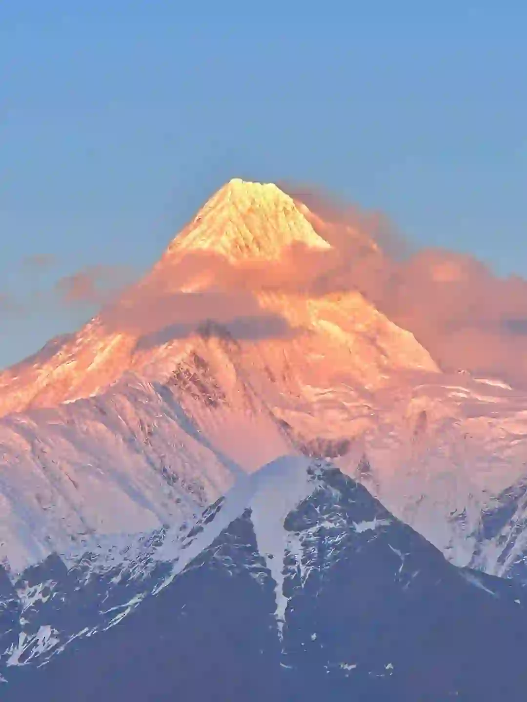 小众背景图丨日照金山