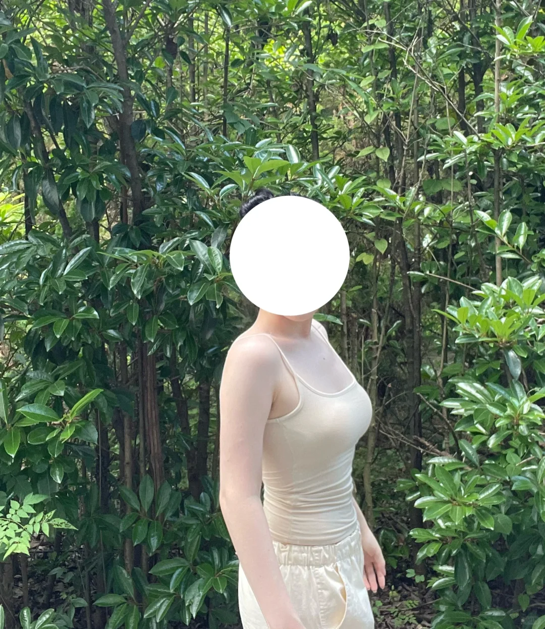 女大吊带分享? 一整个显白