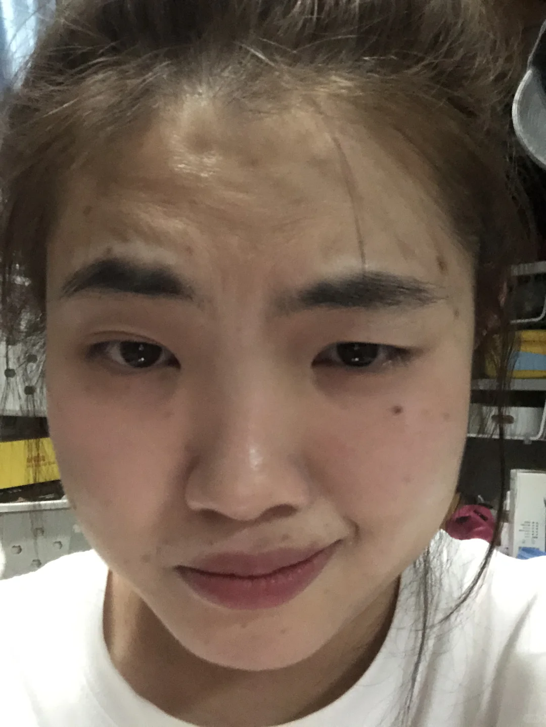 有人想看恶心的活力女大自拍吗～