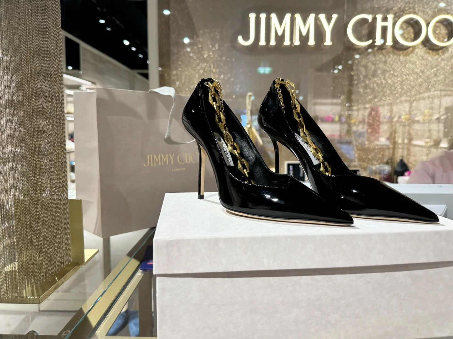 22岁全款拿下人生第一双Jimmy Choo