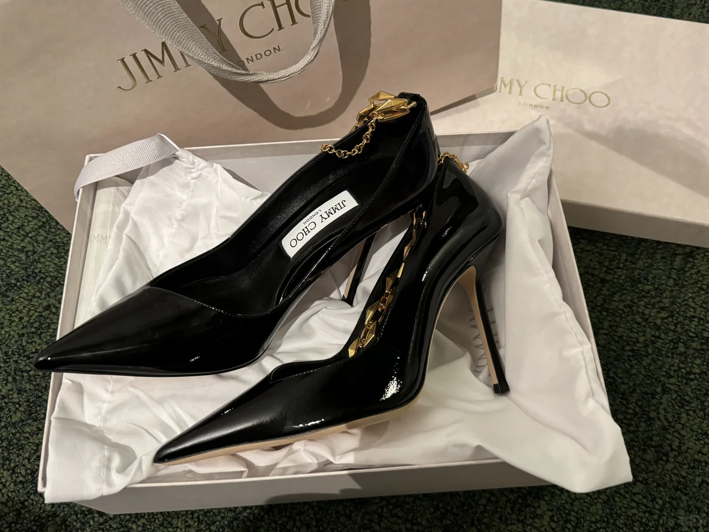 22岁全款拿下人生第一双Jimmy Choo