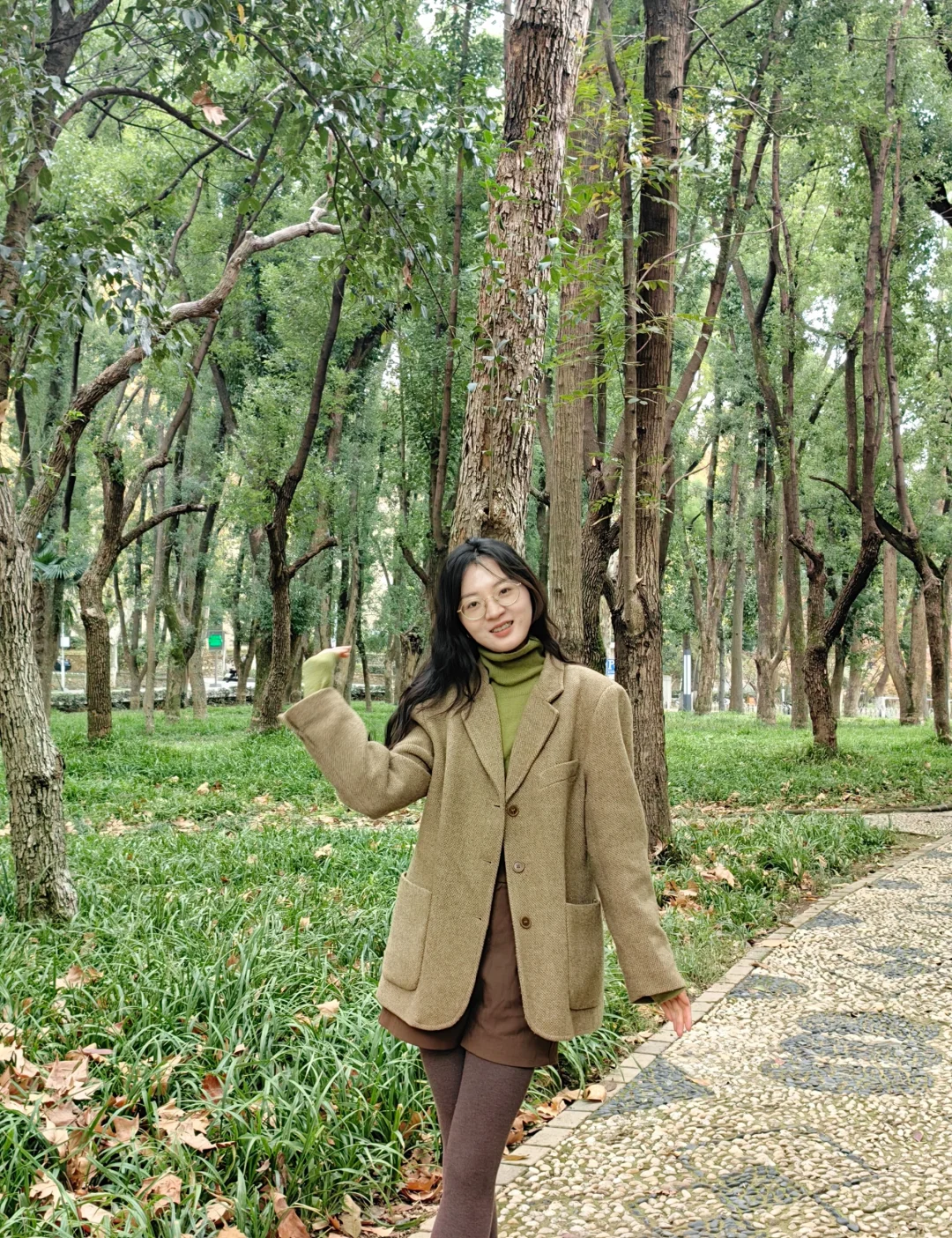 女博士穿搭︳红棕绿是掌管秋冬复古滴神！