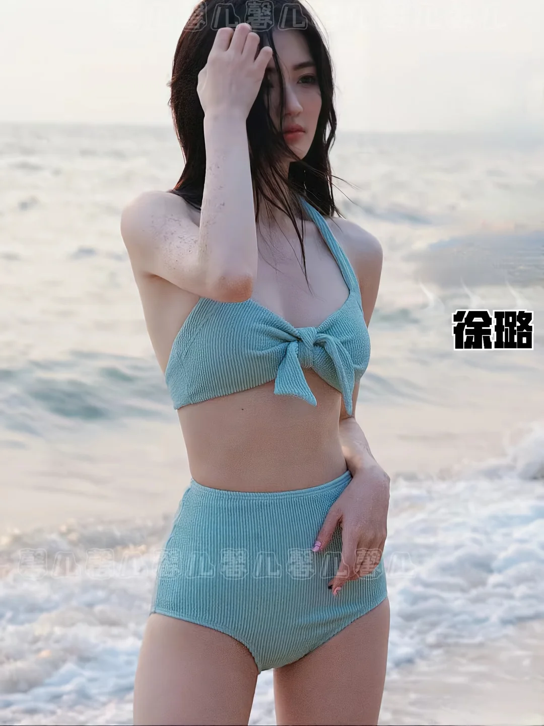 女明星穿泳装