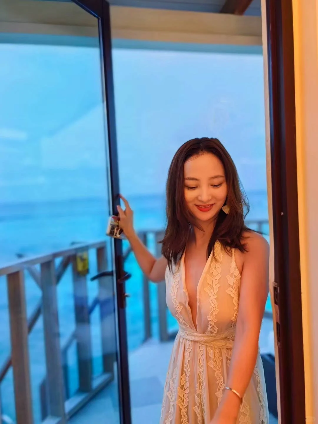 海边美照大合集，我的美女同事们?