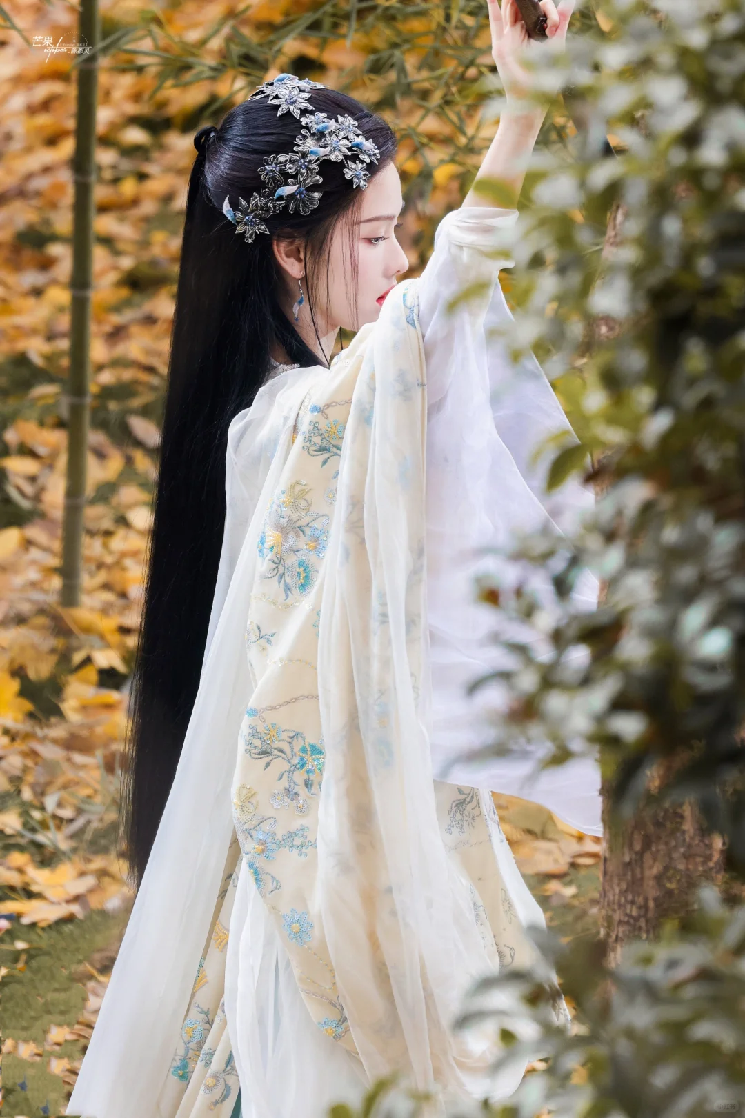 这件衣服的花纹特别好看