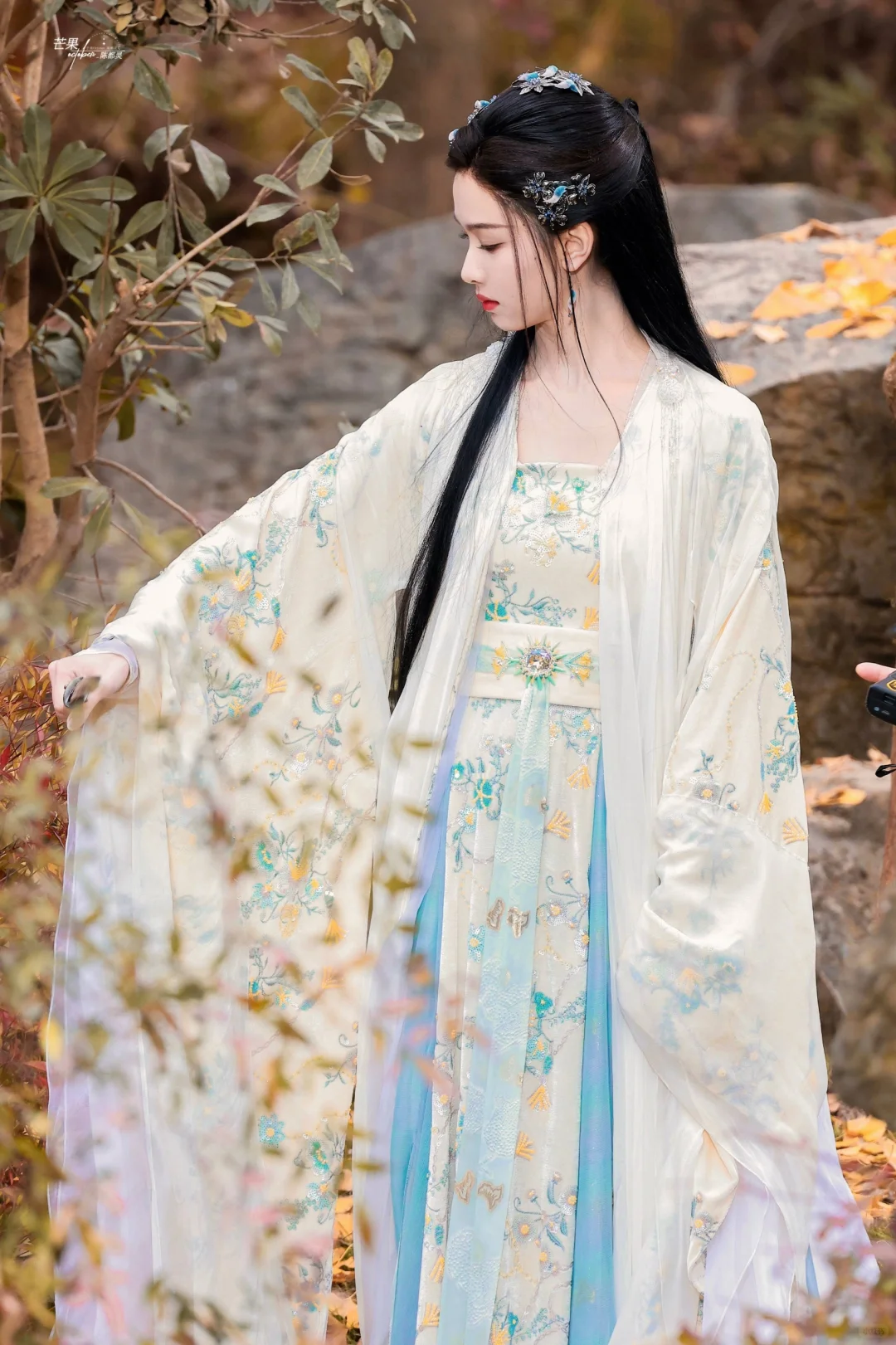 这件衣服的花纹特别好看