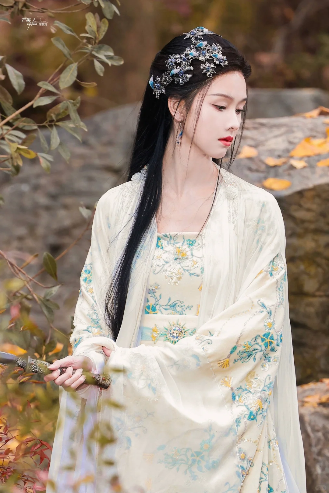 这件衣服的花纹特别好看
