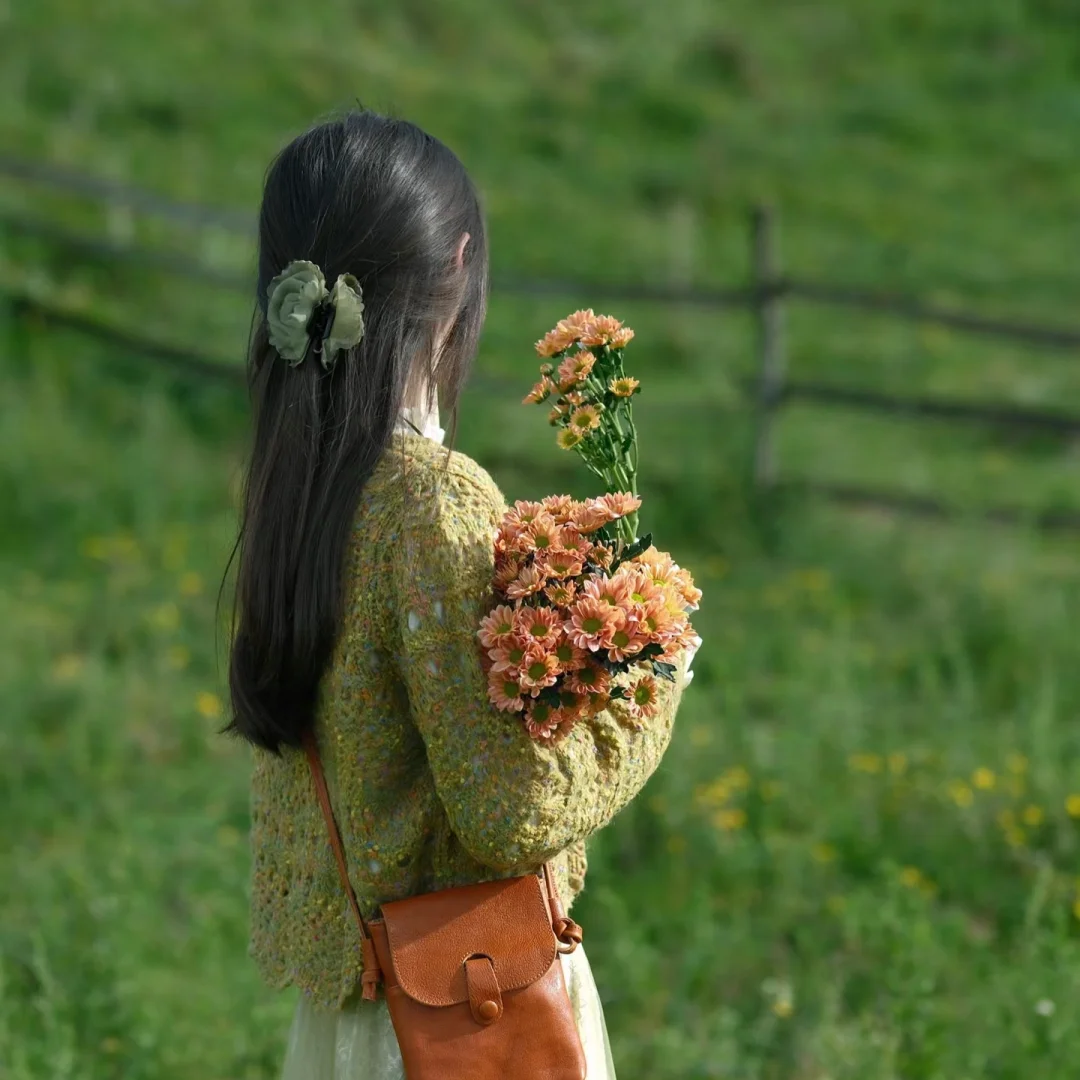 WeChat女头|听风声缱绻 如刹时花开