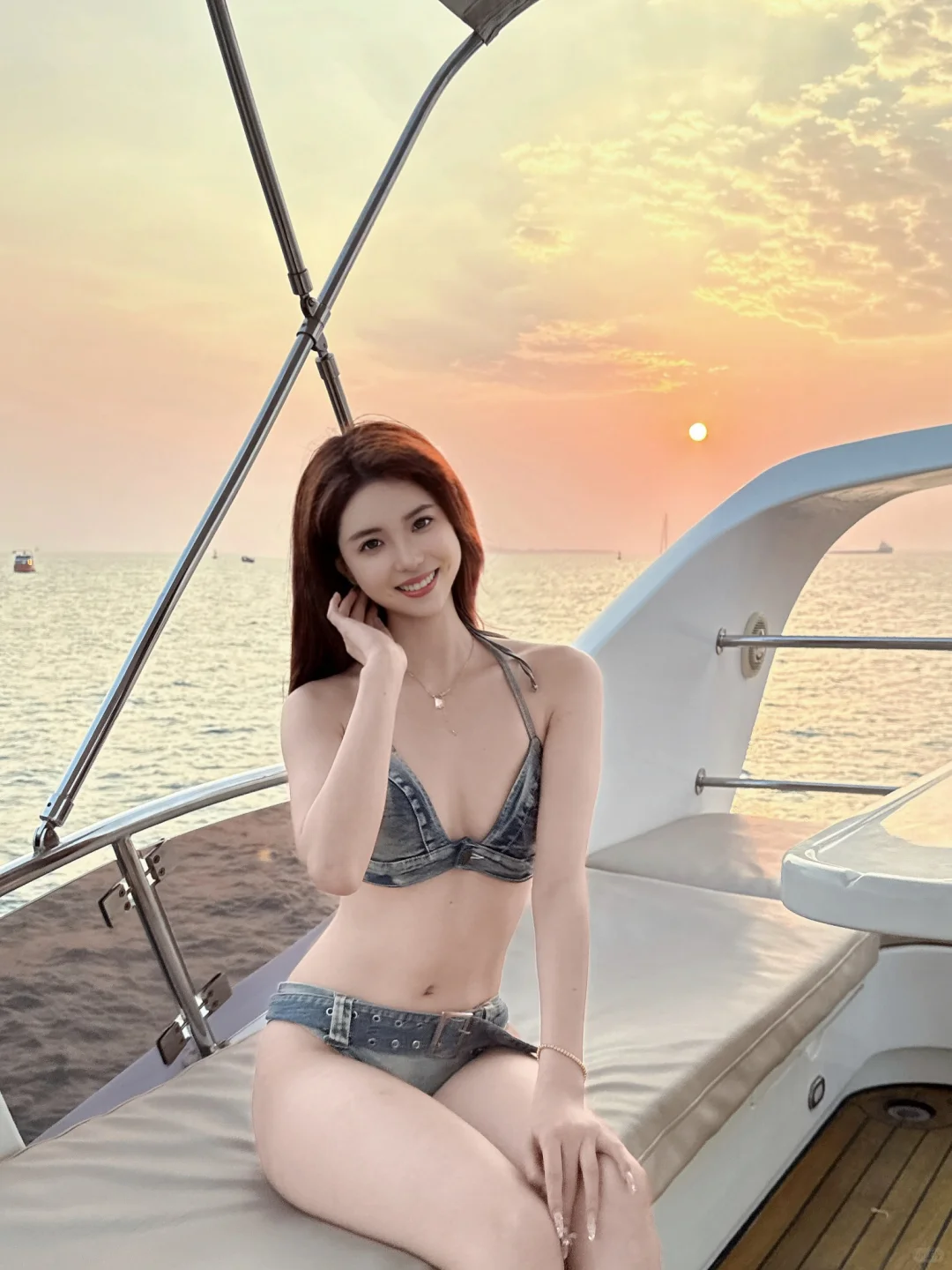 三亚带车约拍女摄 | 游艇日落美女⛵