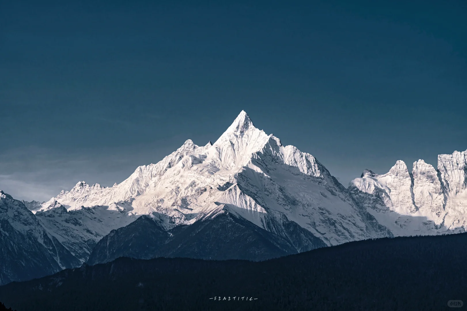 日照金山｜在雪山和雪山之间