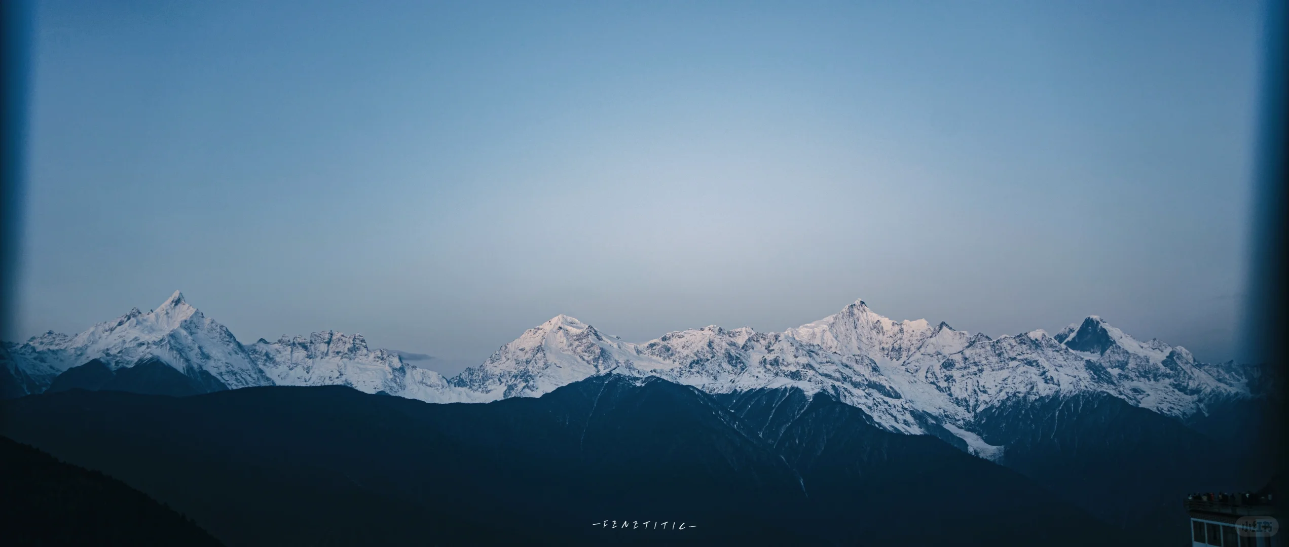 日照金山｜在雪山和雪山之间