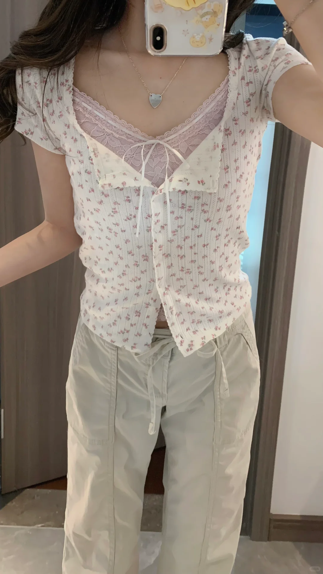 hollister春夏新款蕾丝吊带➕碎花t恤叠穿搭