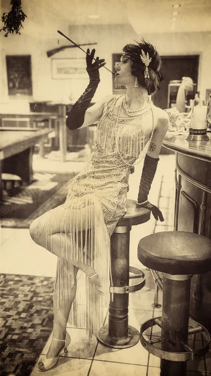 1920’ s style, “Flapper girl”