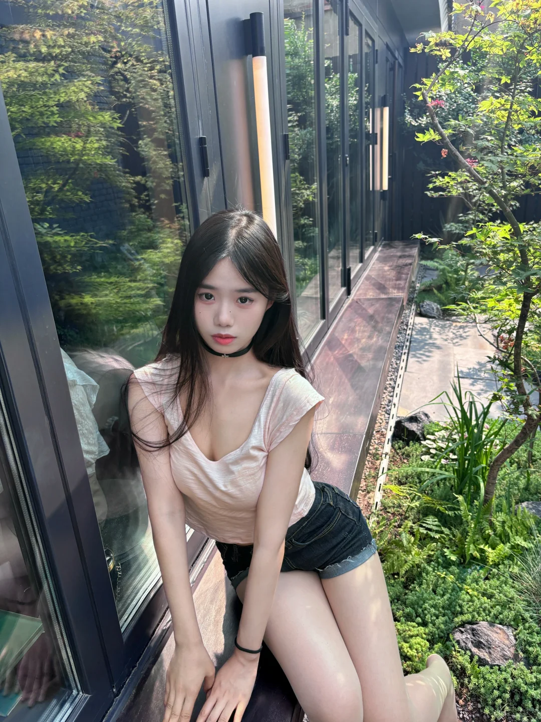 小院里的夏日少女?