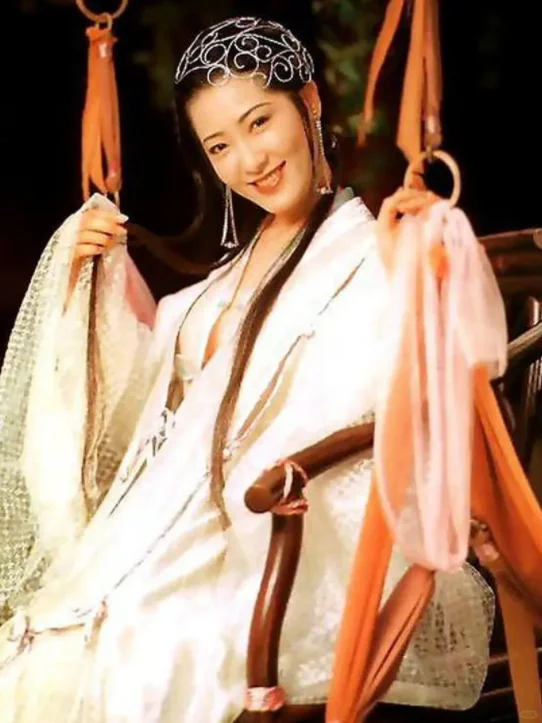神乃麻美，19岁在《新金瓶梅》中一举成名