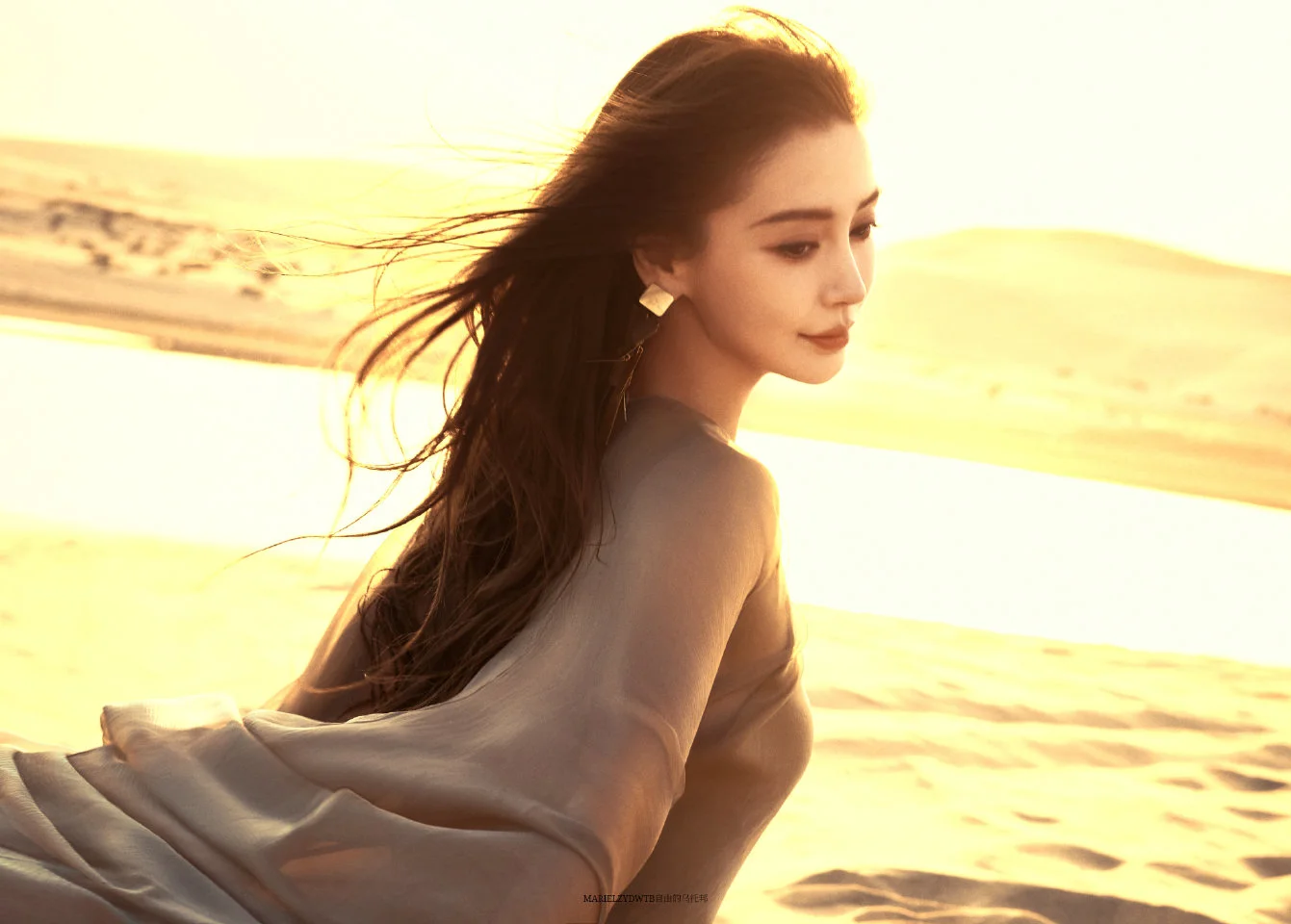 镜头里的沙漠女神-angelababy