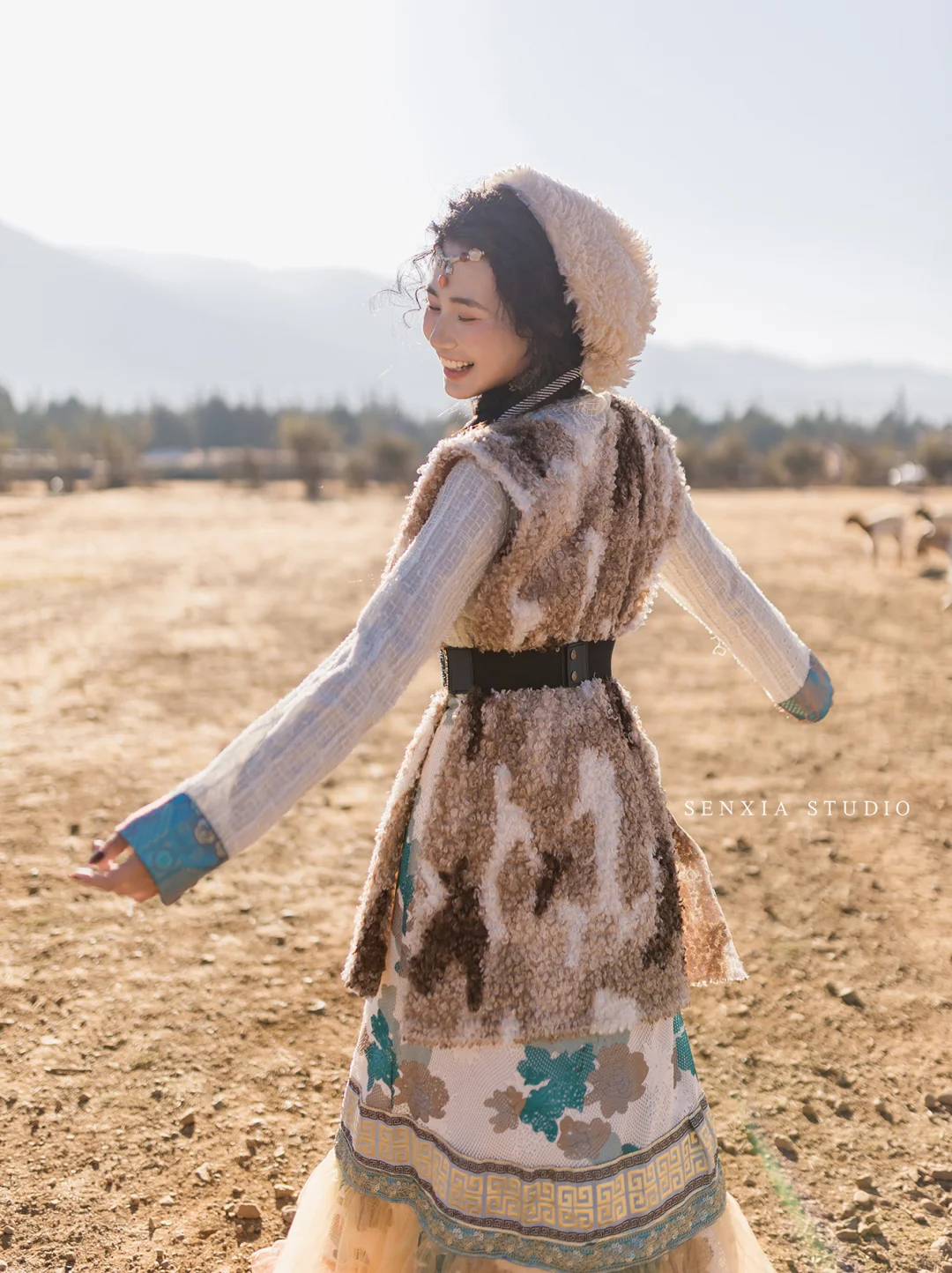 丽江藏服写真?喜欢这松弛感牧羊女写真