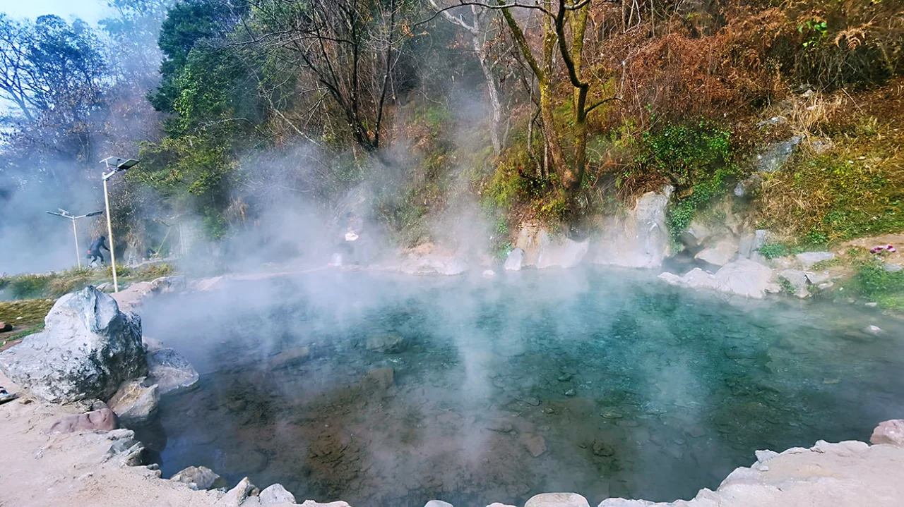 藏于深山的野温泉 名字还超可爱—羊吃蜜