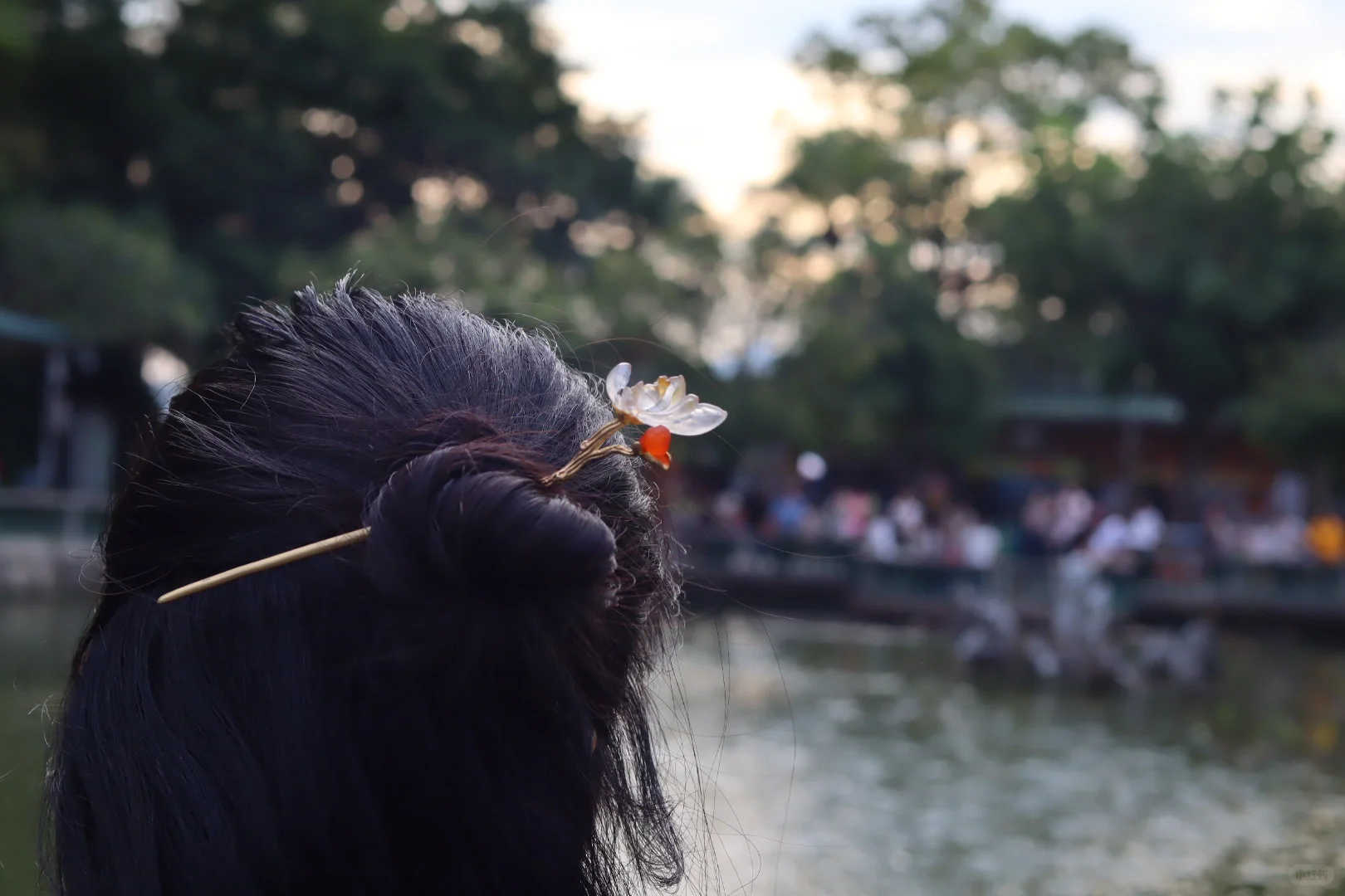 女人一生必须拥有一支别样的发簪——玉兰香