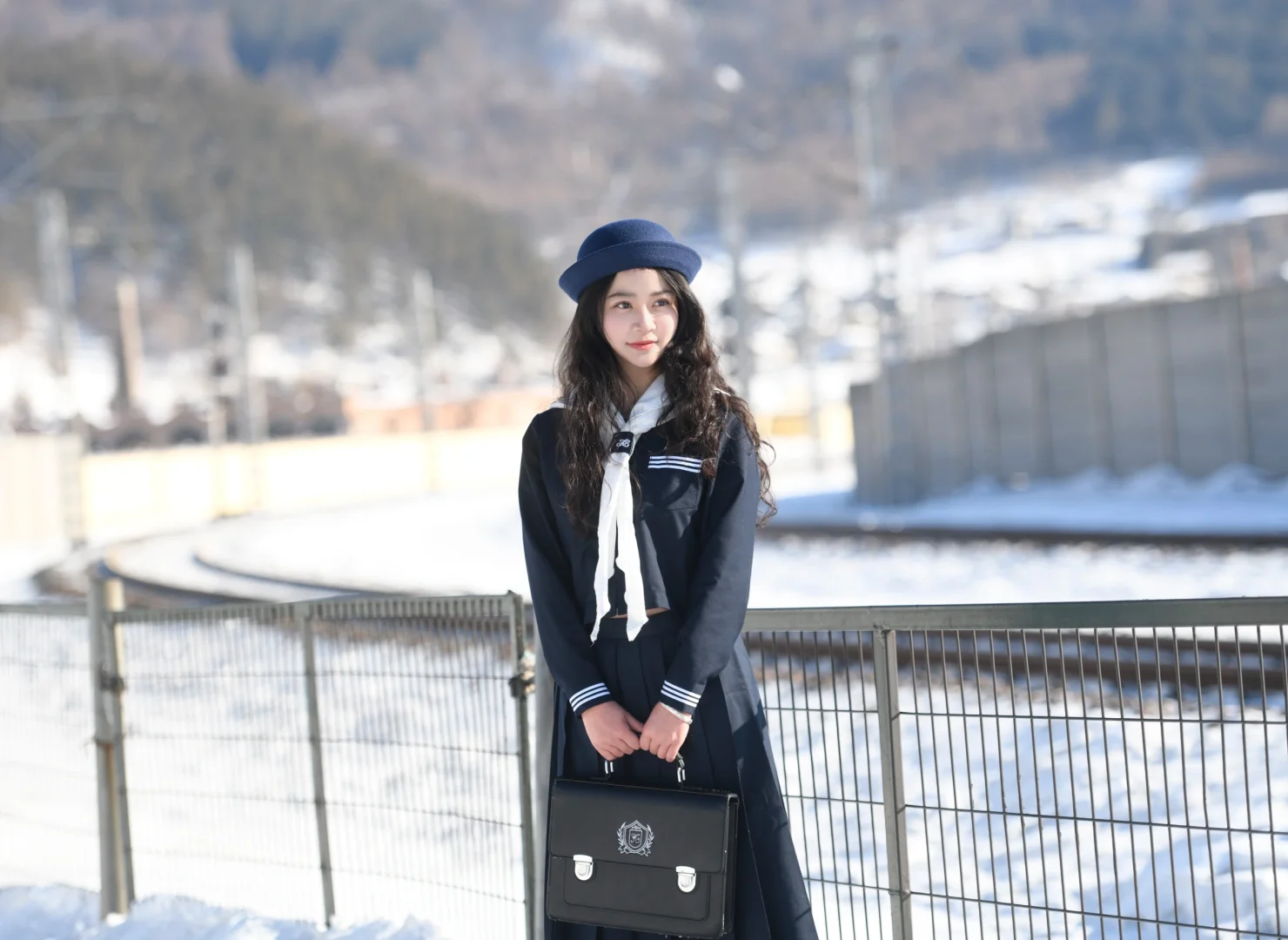 在横道河子圆上了北海道日系JK制服少女梦