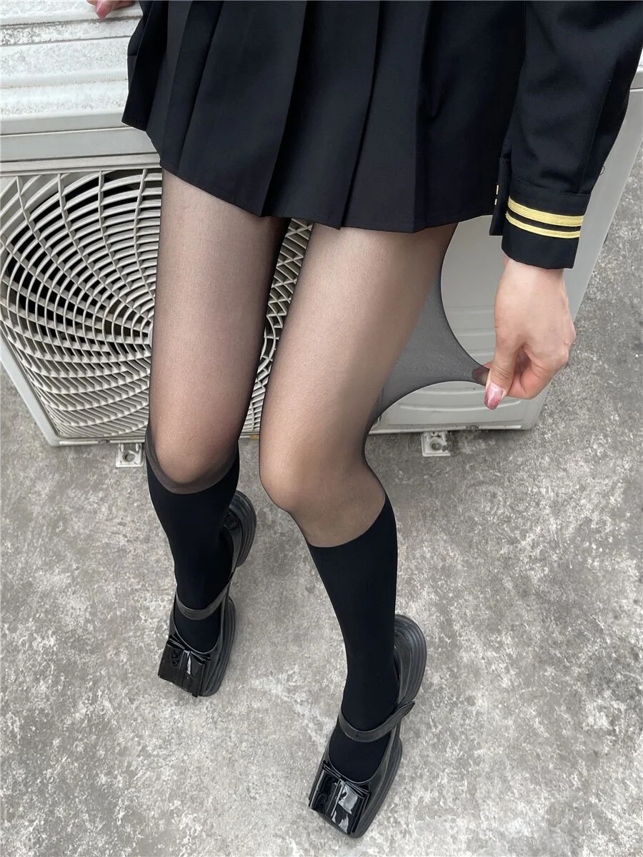 甜酷少女穿搭丨黑丝配JK制服又纯又欲